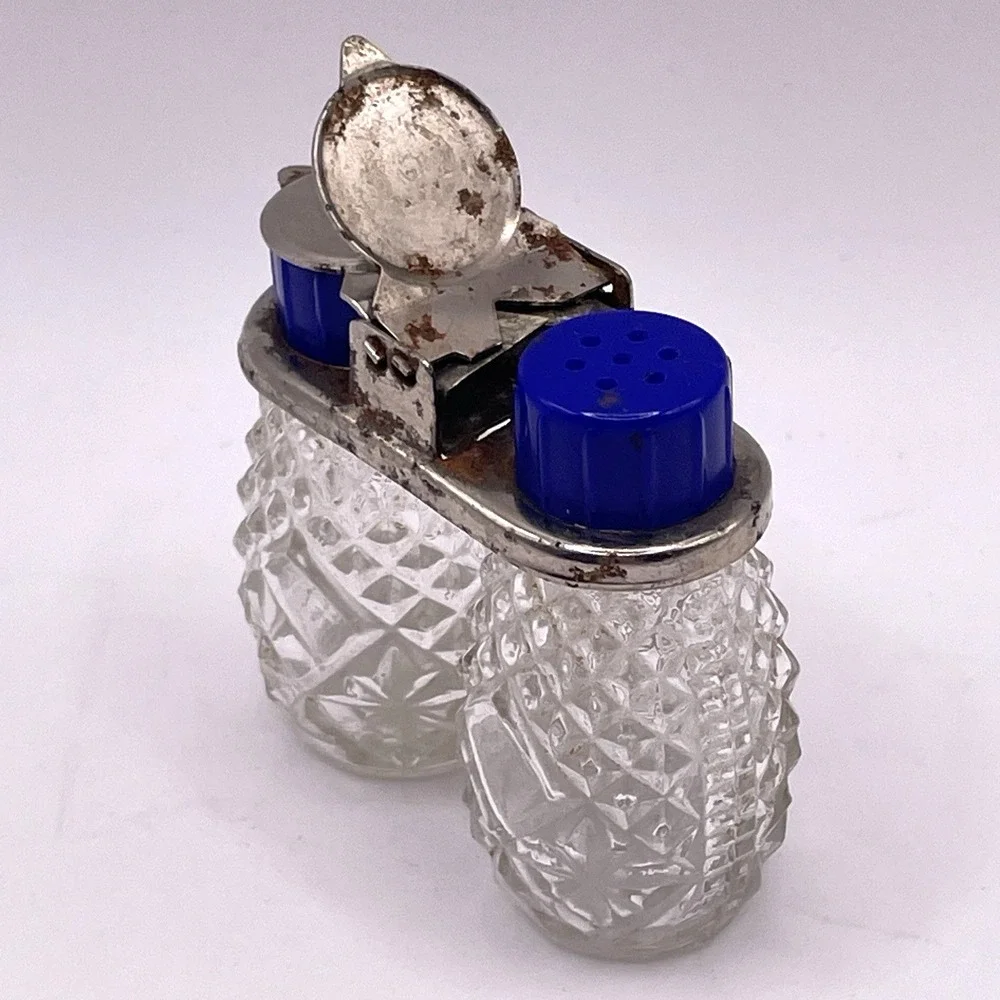 Vintage Mini Travel Salt And Pepper Shaker Metal Flip‎ Lid Glass Containers